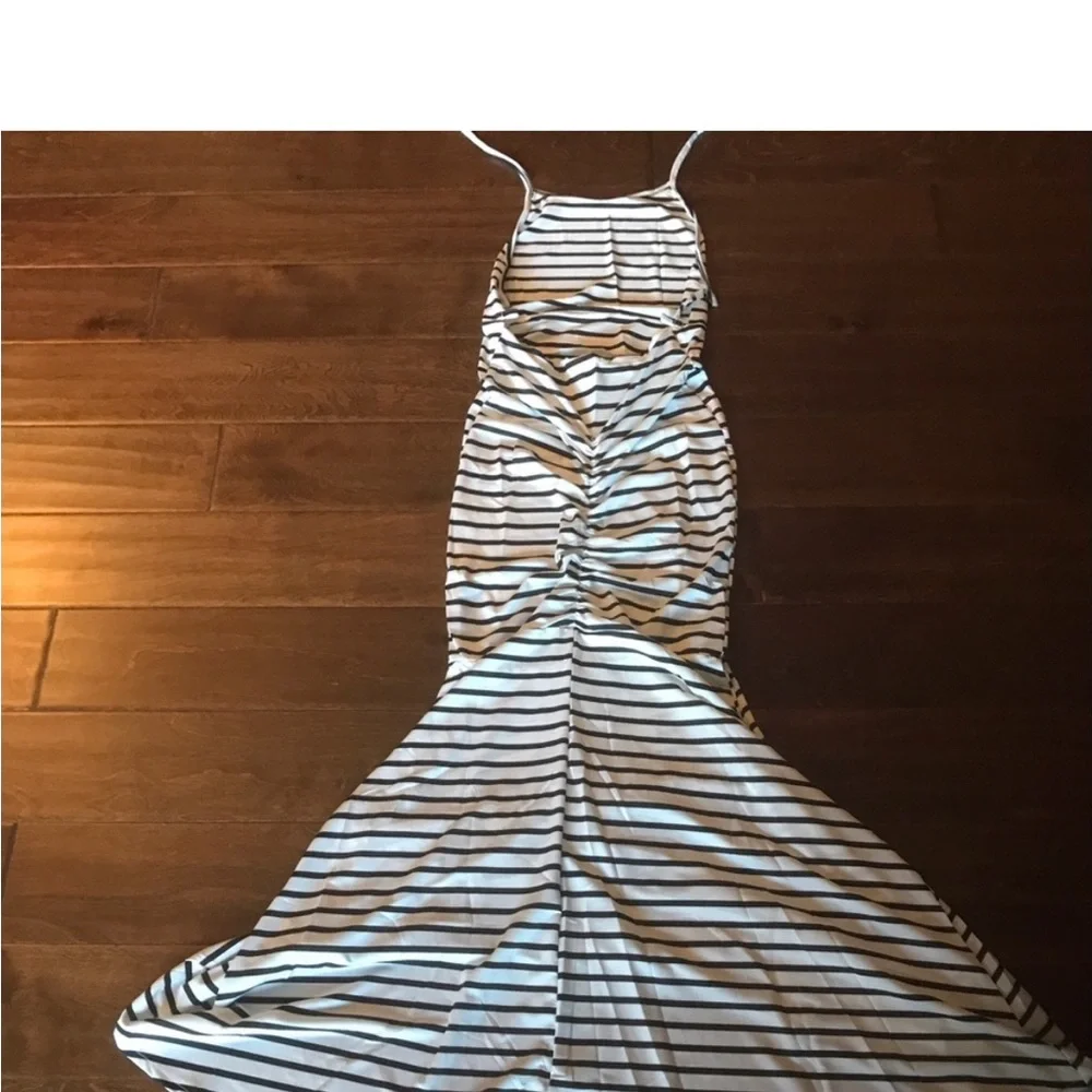 NEW BLACK & WHITE STRIPED HALTER MAXI DRESS - Picture 6 of 7